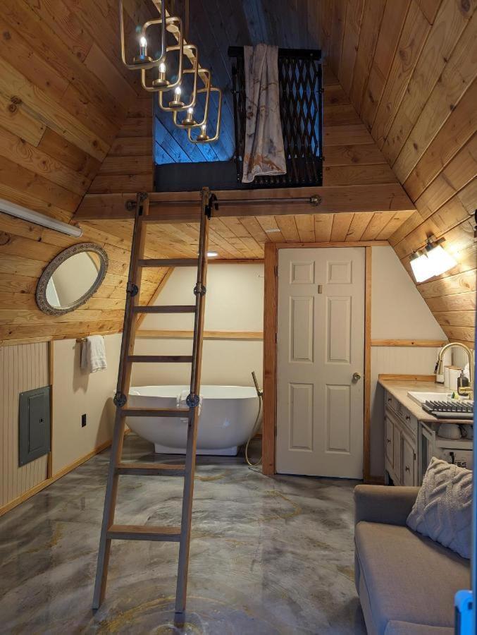 Tree Ring Cabin On 33 Acres Пауэлл-Ривер Экстерьер фото